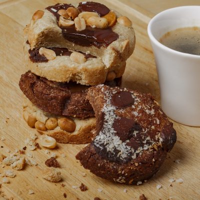 pile de cookie et tasse de café